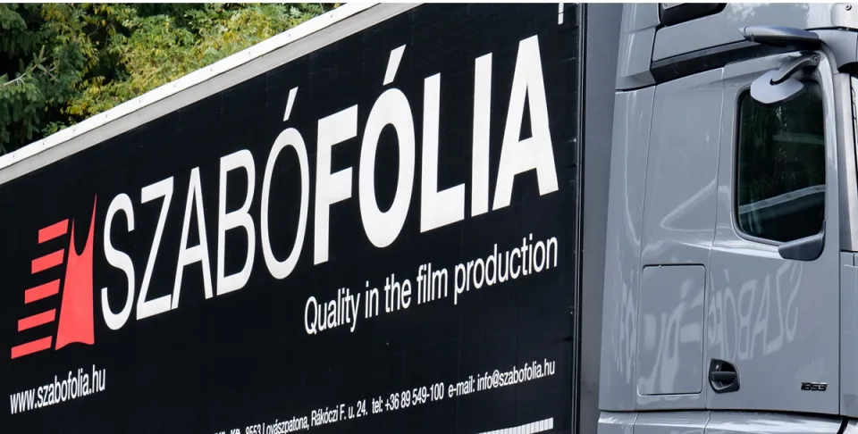 Szabó-Fólia kamion a „Quality in the film production” felirattal